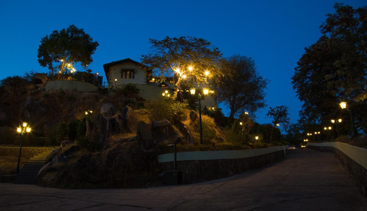 Hotel The Colonial Manek Manor Mount Abu Exterior foto