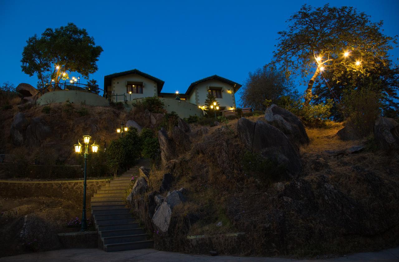 Hotel The Colonial Manek Manor Mount Abu Exterior foto