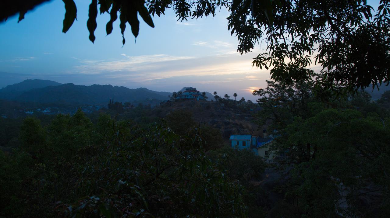 Hotel The Colonial Manek Manor Mount Abu Exterior foto