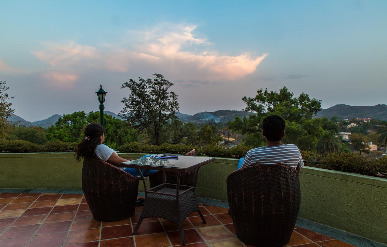 Hotel The Colonial Manek Manor Mount Abu Exterior foto